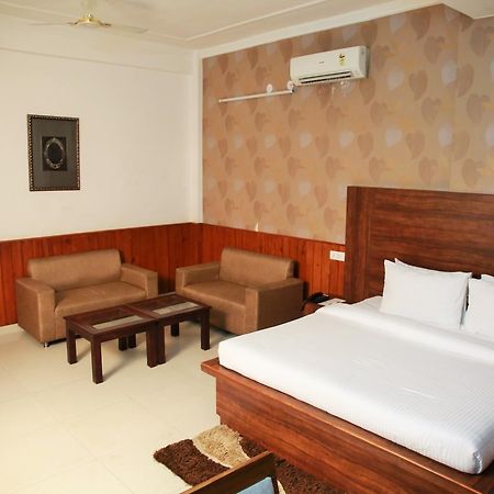 Red Apple Hotel Sangrur Exterior foto