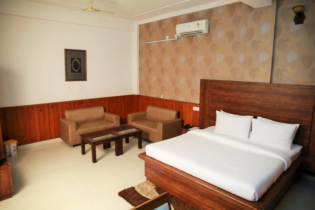 Red Apple Hotel Sangrur Exterior foto